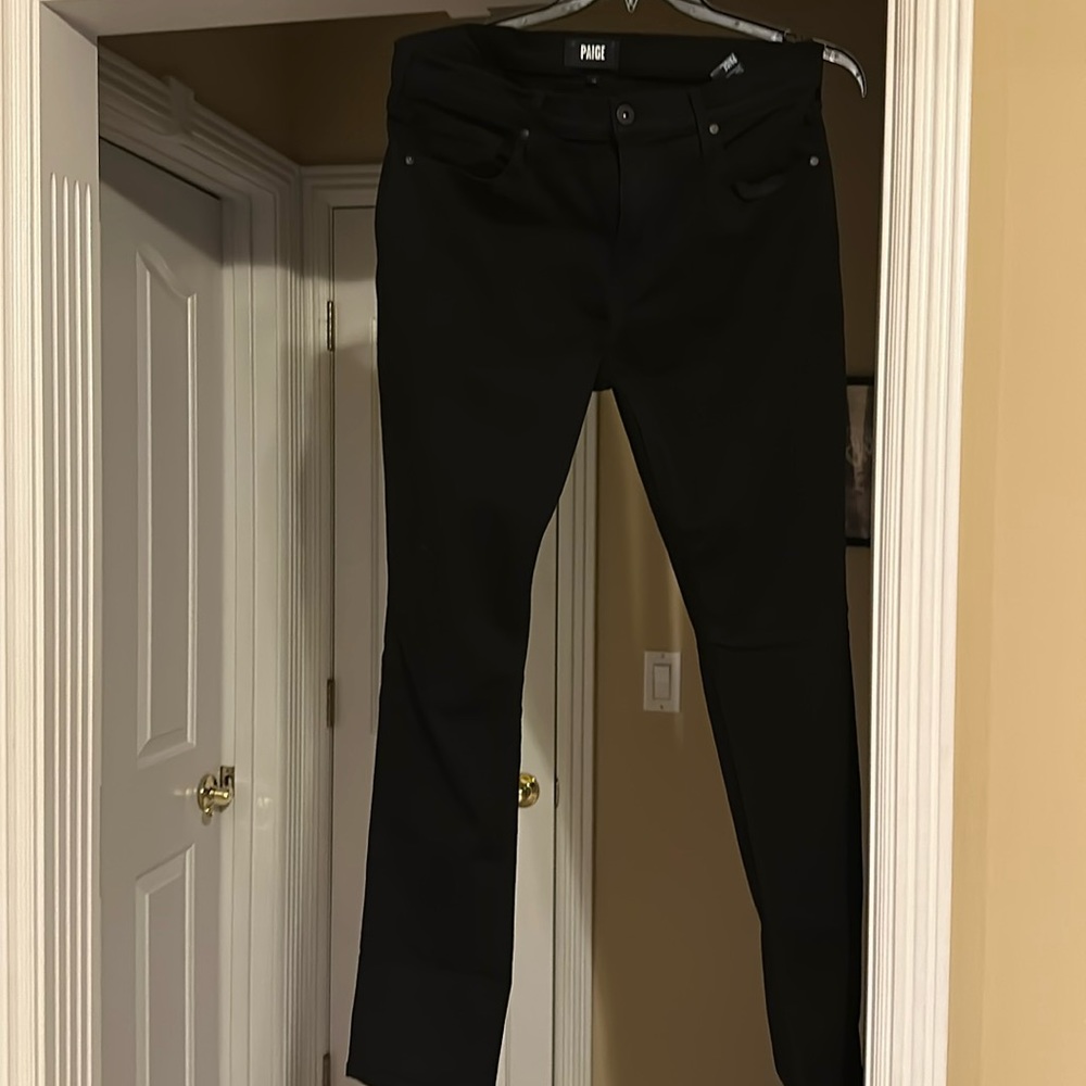 Paige Lennox, black jeans
